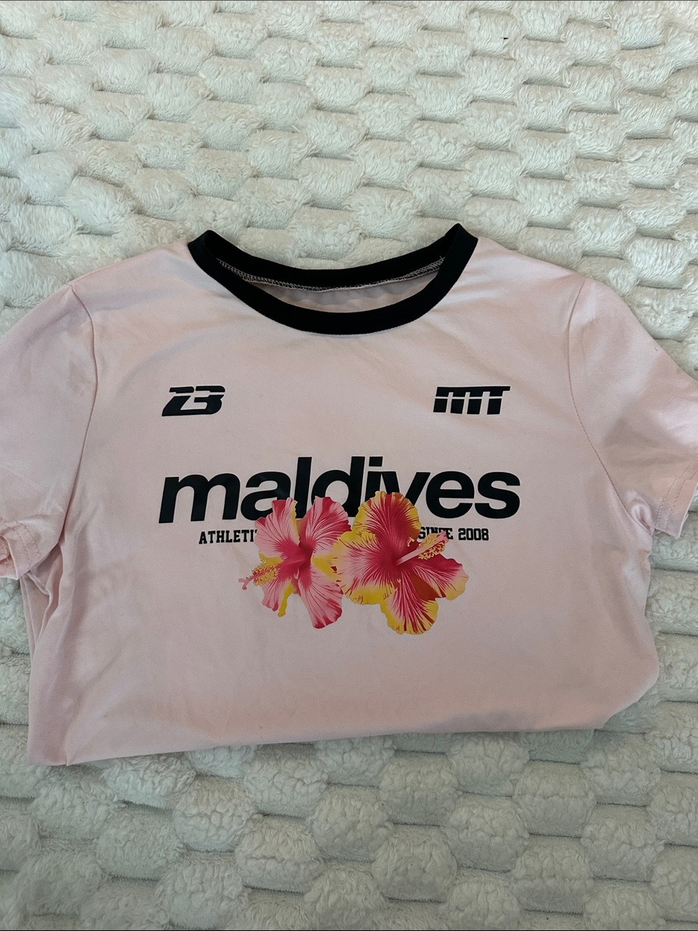 SHEIN Pink Short-Sleeve Maldives Graphic Tee with Black Trim